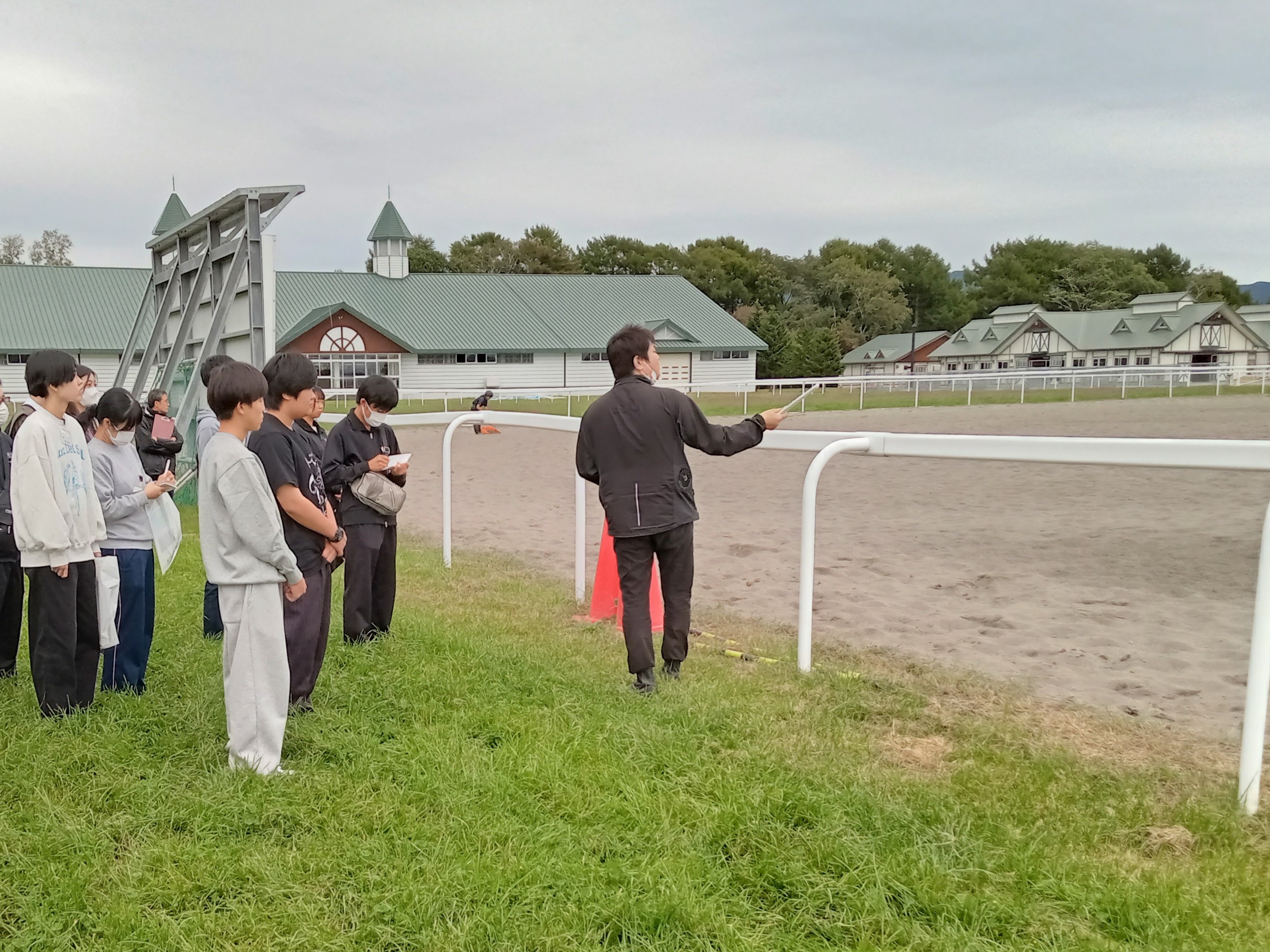 写真①（2024合同見学会）.jpg