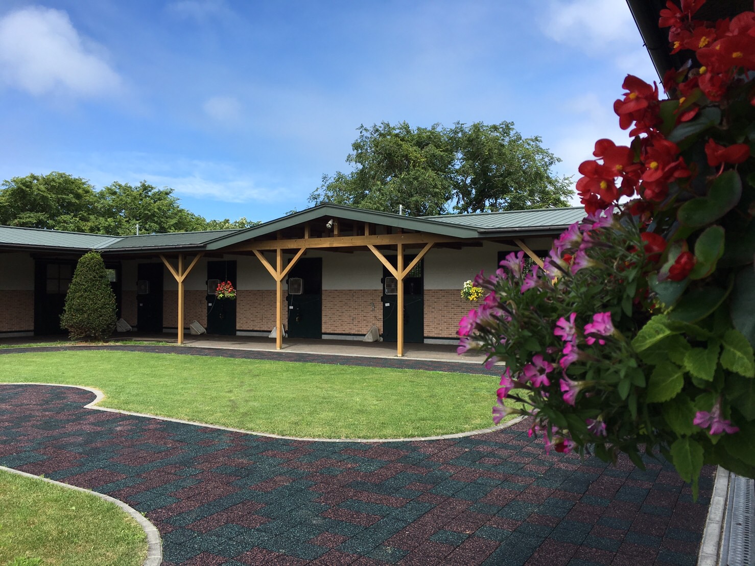 エバグリーンセールスコンサインメント（藤沢牧場内） - 求人牧場一覧｜BOKUJOB - 競走馬 生産・育成牧場就業応援サイト -